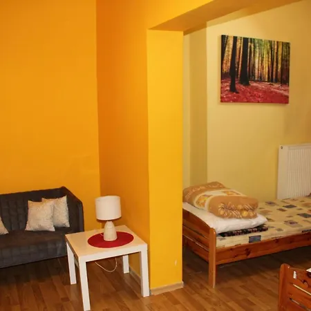 Szkolne Schronisko Mlodziezowe Hostel *