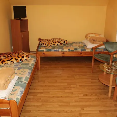 Hostel Szkolne Schronisko Mlodziezowe *