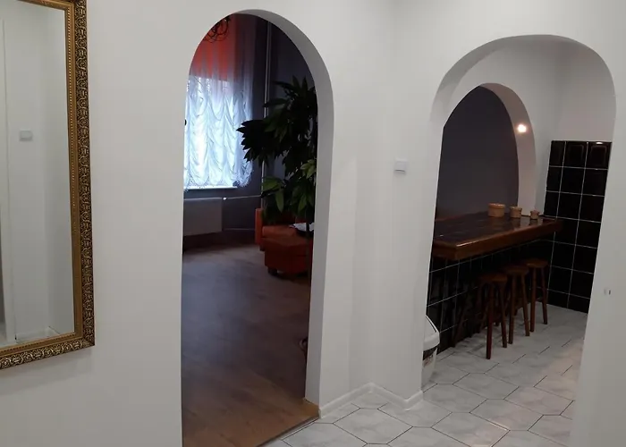 Albergue Szkolne Schronisko Mlodziezowe *